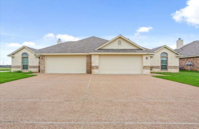 Photo of Duplex on Hilltop Drive | Midway ISD *Leasing Special Available*