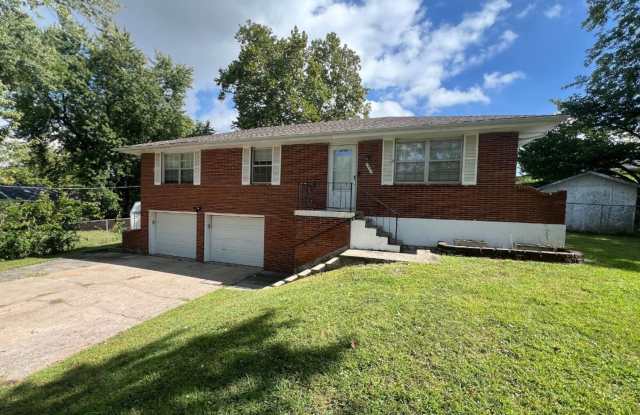 Photo of Spacious 3 Bedroom Home with Bonus Basement Space!