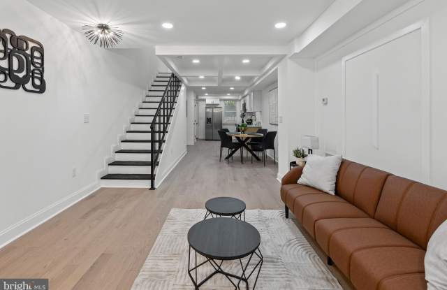 2430 E BIDDLE Street