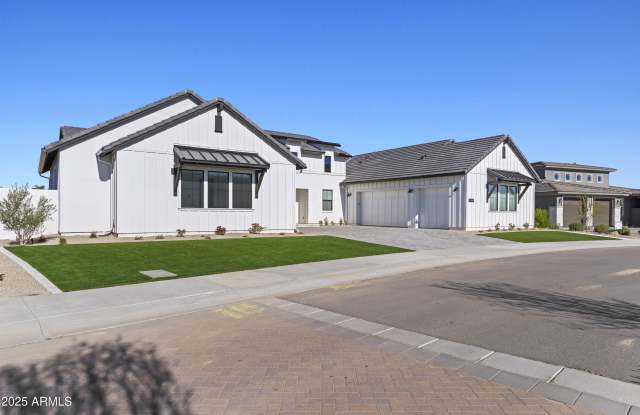 17980 W MOUNTAINAIR Street