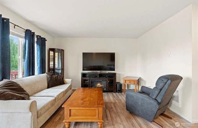 1932 76th Avenue Southeast