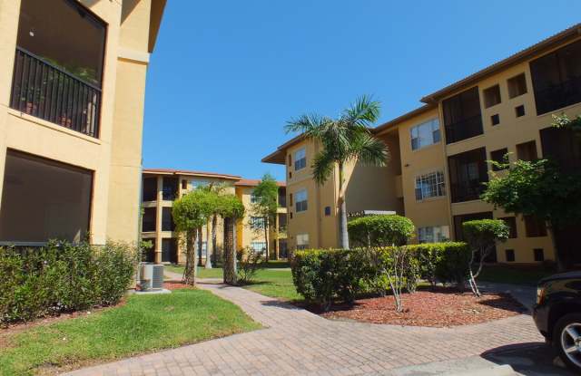 4323 Bayside Village Dr Apt 106