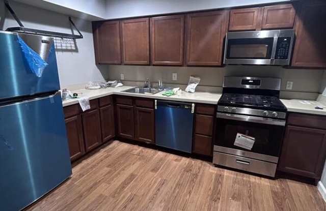 Photo of 5038 Spruce Street - 1