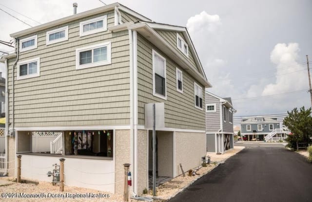 123 W Sea Way - 123 West Sea Way, Dover Beaches North, NJ 08735