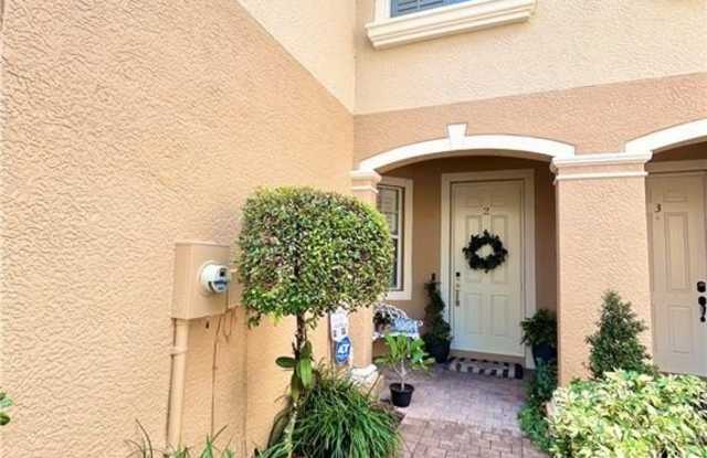 9813 Foxhall Way unit: 2