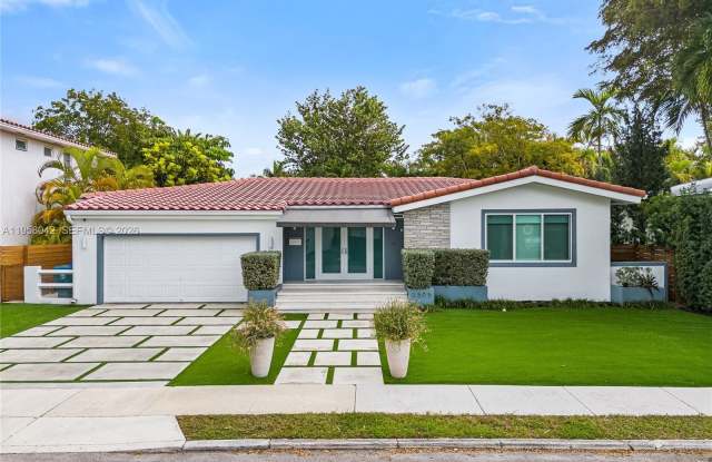 3505 Crystal View Ct