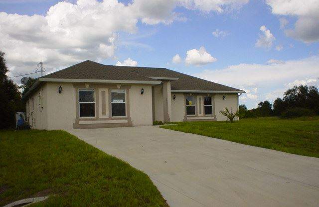 2605 E 17th St - 2605 East 17th Street, Lehigh Acres, FL 33972