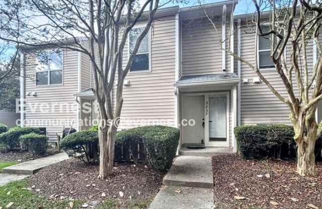 Photo of 3837 Staffordshire Lane