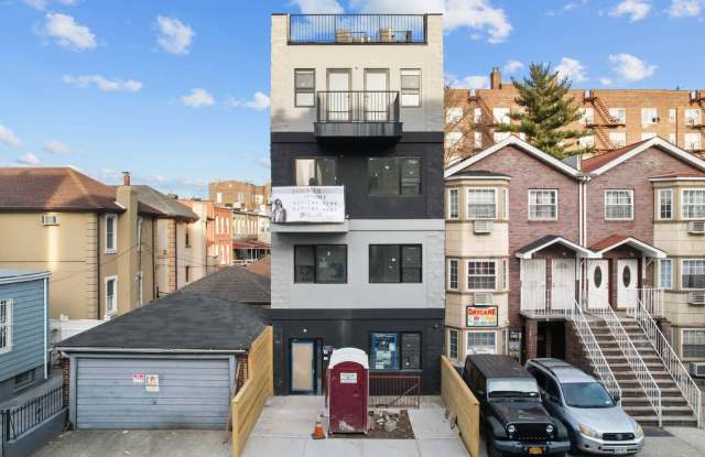 239 E 28TH STREET