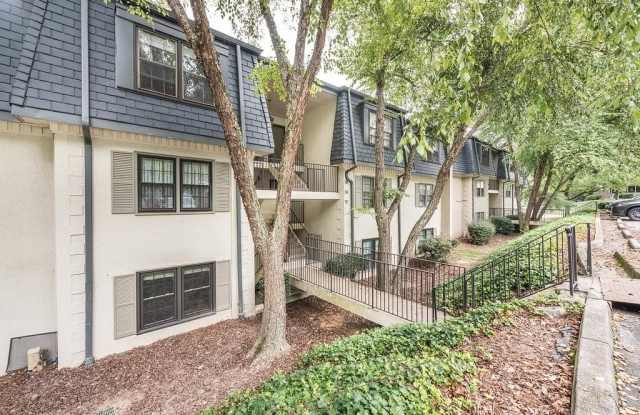 Photo of 115 Rosaire Place NW