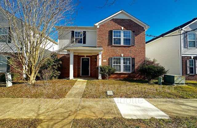 723 Skywatch Ln