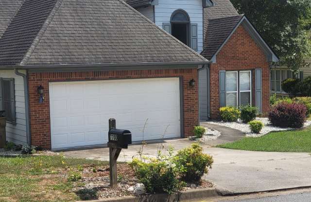 Photo of 7700 Lakeshore Court