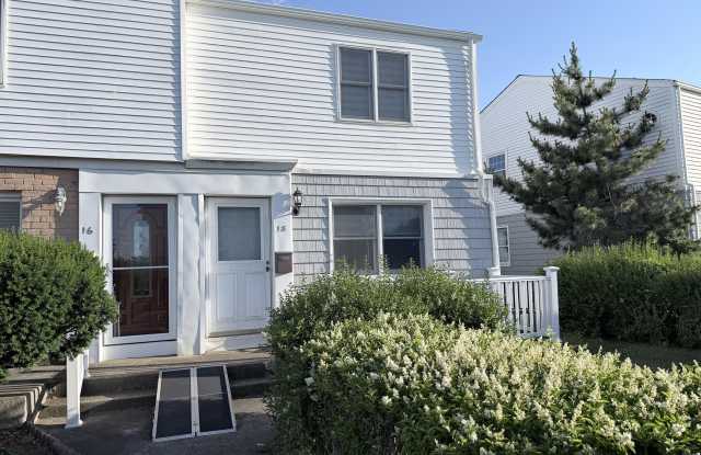 18 Howland Avenue