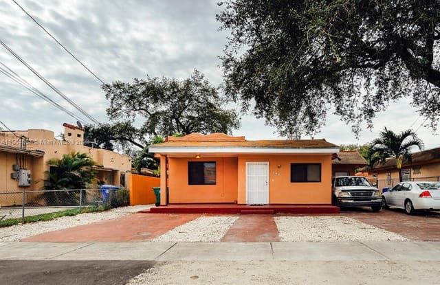 2460 NW 15th St - 2460 Northwest 15th Street, Miami, FL 33125