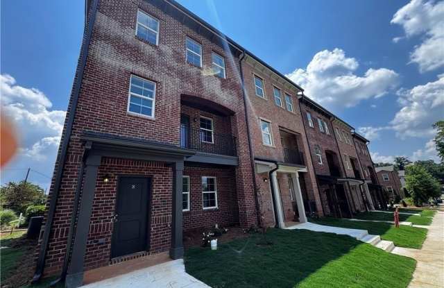 1777 Temple Avenue unit: P