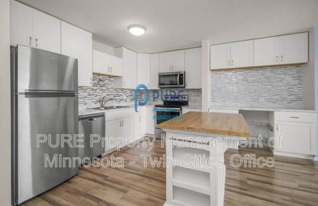 26 10th St W