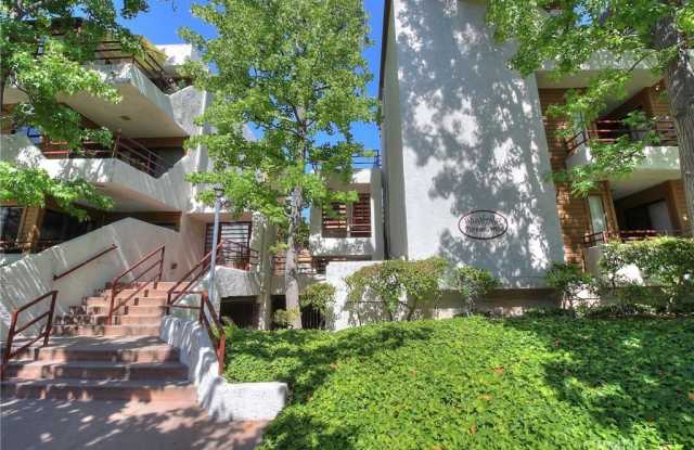 Photo of 400 N Louise Street