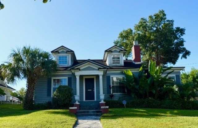 416 Hillcrest Street