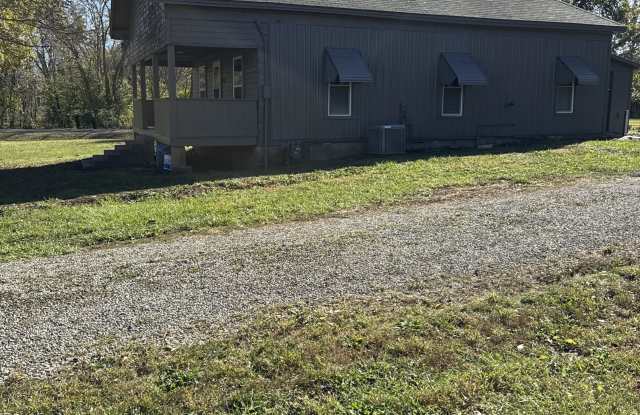 836 East 10th Street