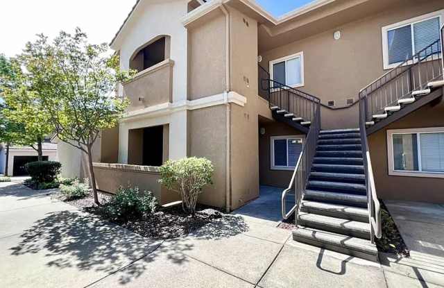 The Reserves - Community Pool/Spa, Gym, Garden and Park - 2 Bed, 2 Bath-  Attached AND Detached 1 Car Garages Included!