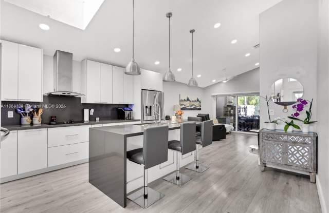 14618 SW 128th Ct Rd