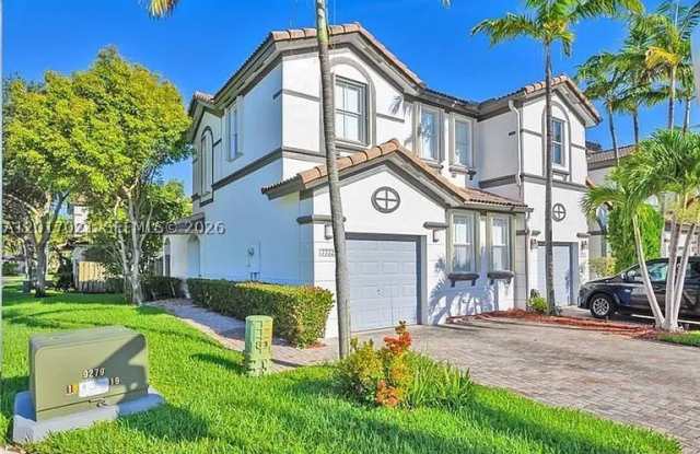 7772 NW 114th Pl