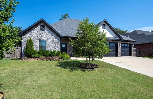 4304  SW Plumley  AVE