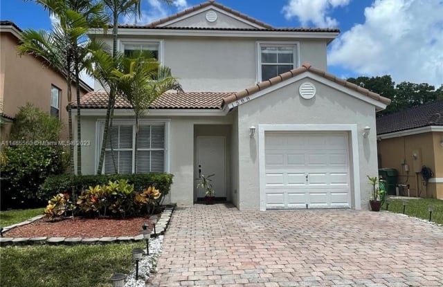 1588 SE 20th Pl - 1588 Southeast 20th Place, Homestead, FL 33035