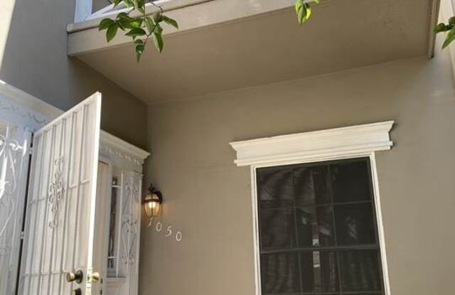 1050 S Orange Grove Dr