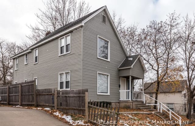 510 Woodlawn St SE - 510 Woodlawn Street Southeast, Grand Rapids, MI 49507