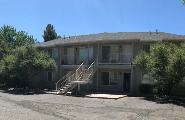 3 Bedroom 2 bathroom apartment in great location! - 1056 South 430 East, St. George, UT 84790