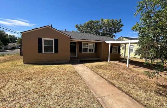Charming 3 Bedroom 1 Bathroom close to TTU and Medical District!