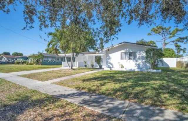 3811 NW 6th Pl