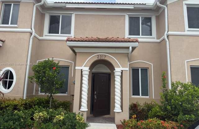 Photo of 2317 SE 10th St