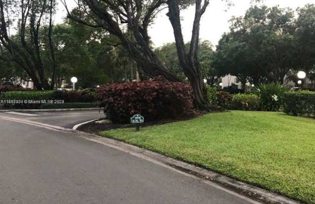 3970 Oaks Clubhouse Dr