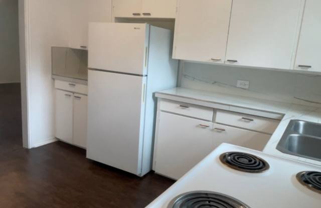 630 S Guenther Ave unit: 4