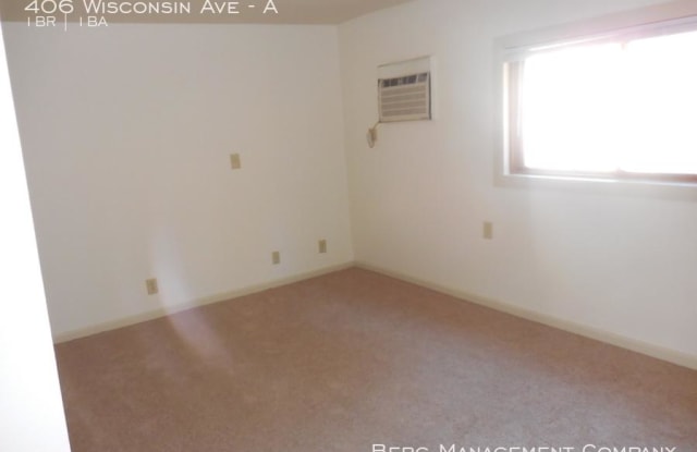 406 Wisconsin Ave - 406 Wisconsin Avenue, Waukesha, WI 53186