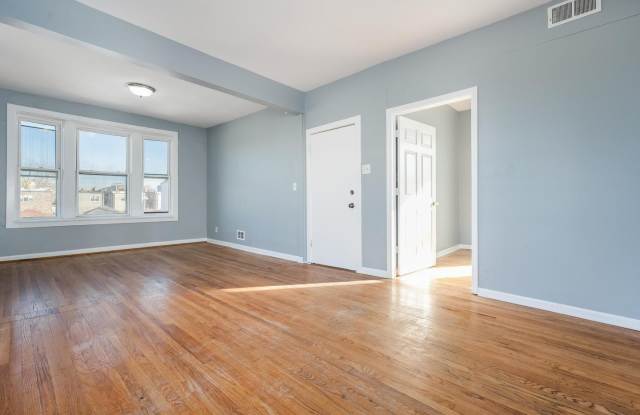 4024 N Kedzie Avenue