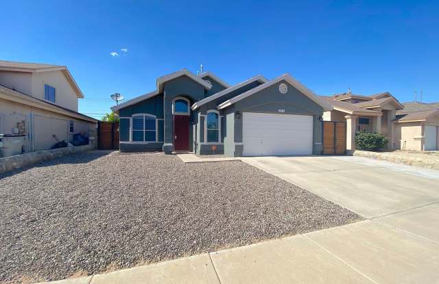 Northeast El Paso 3 bed with Refrig A/C and Solar Panels