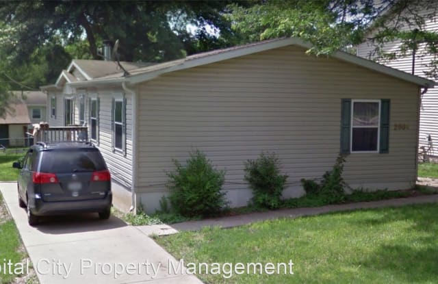 2004 E 41st St - 2004 East 41st Street, Des Moines, IA 50317