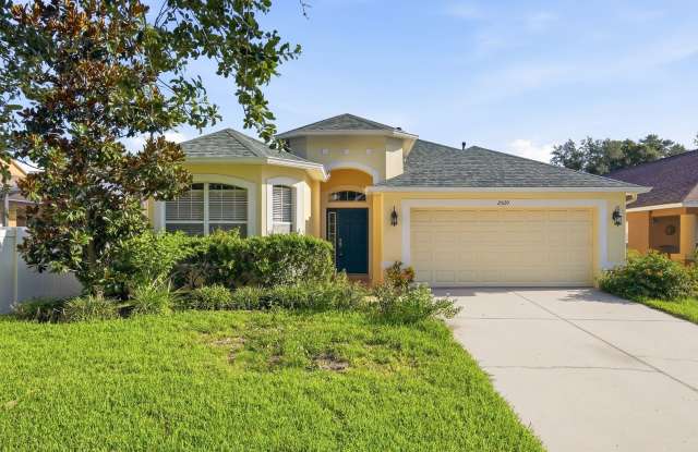 Well laid out 3 BDS/2BTH fully fenced yard with screened Lanai. A must see!