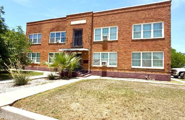 Photo of 1409 West Woodlawn Avenue