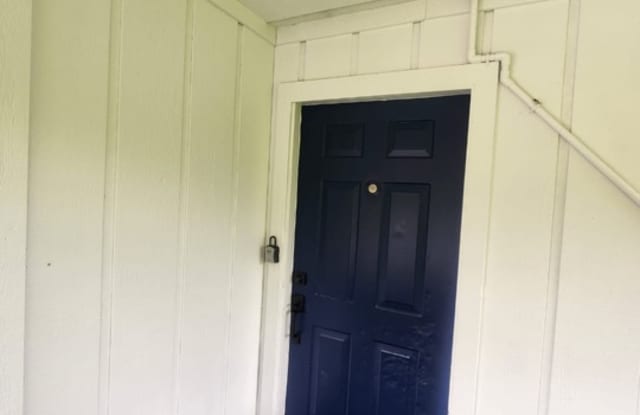 431 Geneva Drive #2001