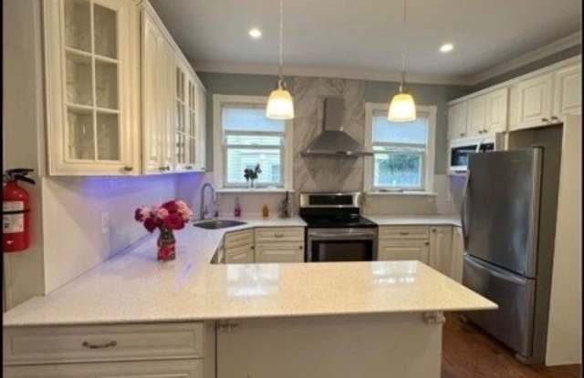 173 Corabelle Ave
