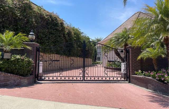 Photo of 2836 N Kingsgate Drive