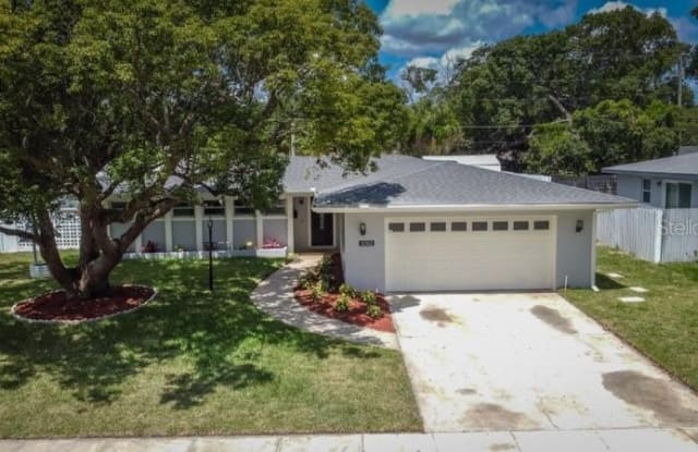 5312 NEWHALL AVENUE - 5312 Newhall Avenue, Fairview Shores, FL 32810