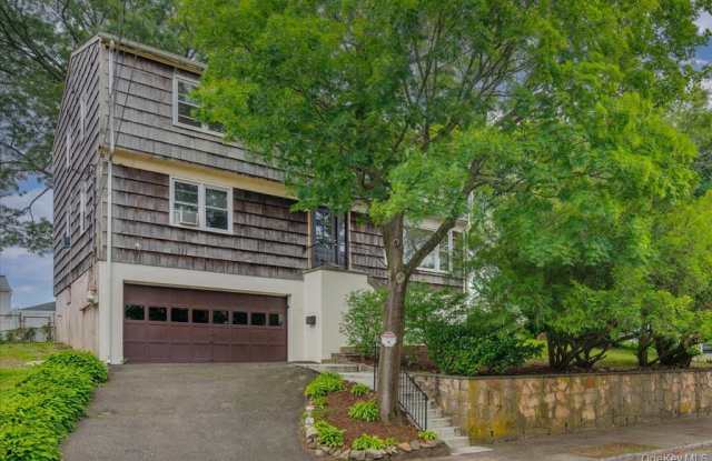 32 Brady Ave