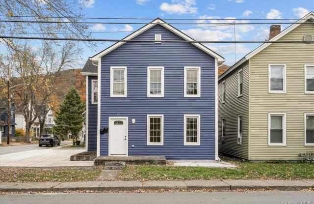 175 W Main Street