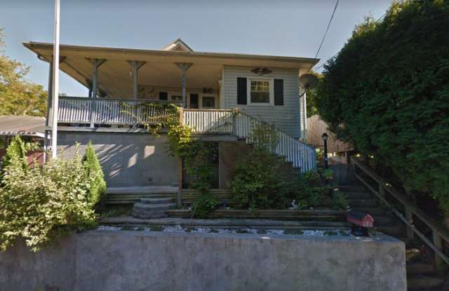 Cozy 2/1 House