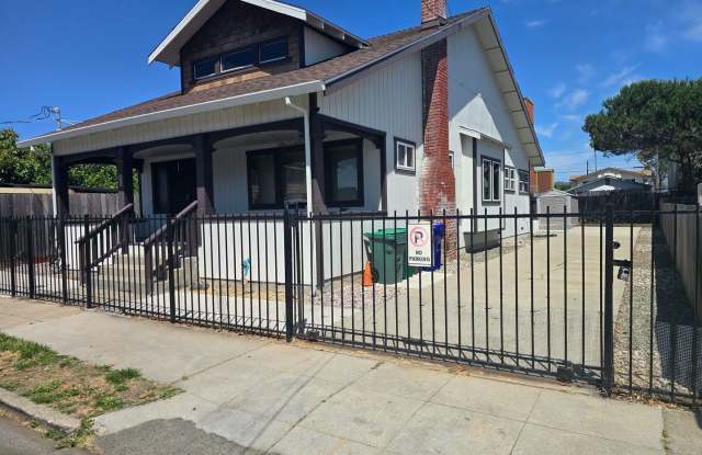 Beautiful Upgraded Single Story Home in Downtown Richmond
